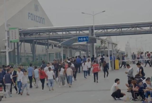市值暴增6000亿!富士康“不喂饭”了，甩卖美国工厂回归中国