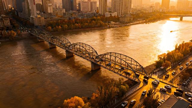 长河熔金铺霞绮，皋兰叠翠染秋章 —— 溯游丝路明珠的千年清秋长卷