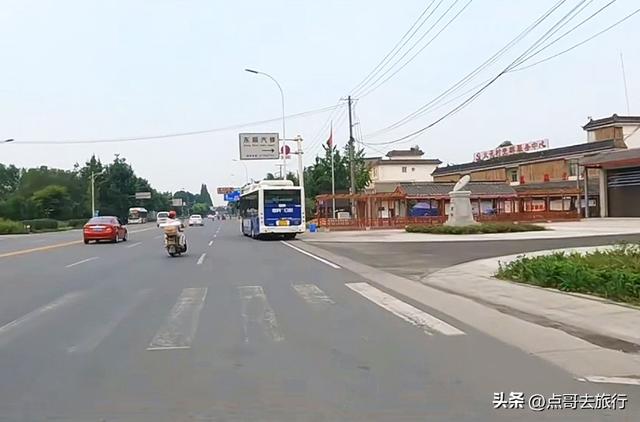 实惠！成都到都江堰旅游，2.8元公交车直达！