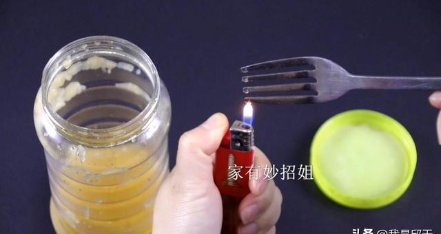 把蜂蜜瓶子倒过来，假蜂蜜立马现原形，以后再也不怕买到假蜂蜜！