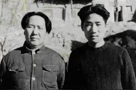 1984年，刘思齐会见古月，期间拿出毛主席亲笔信：你看看信的抬头图片