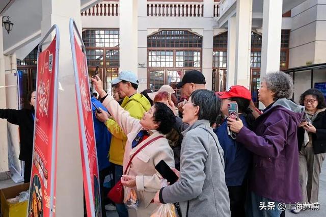 江海相连·沪万情深，上海·重庆万州文化交流展演开幕