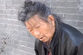 "武大郎"扮演者晚年凄惨，半身不遂，无儿无女，一顿仅吃2个饼图片