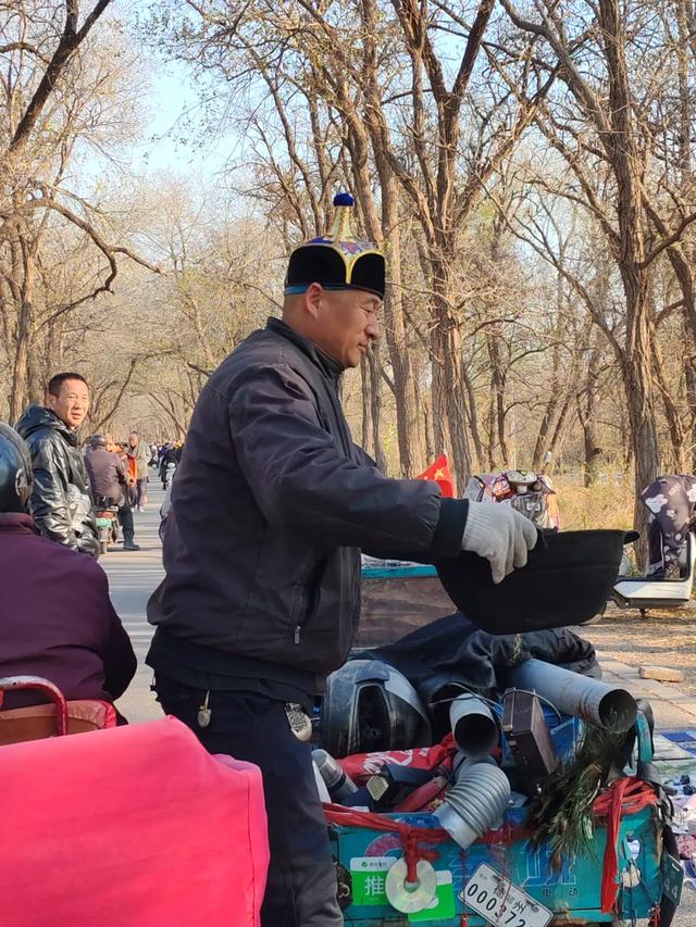 记录德州：岔河河堤上的大集，人山人海，异常热闹