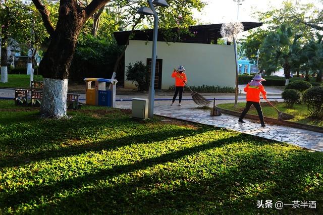 自驾营地：山东威海南海新区免费房车床车停车场自驾车露营地