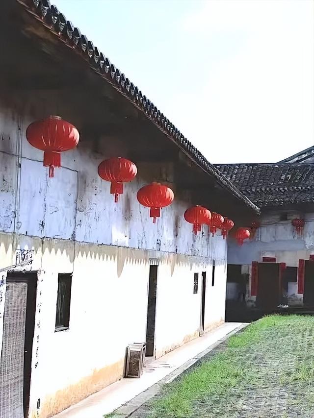 别再去人挤人！这座宝藏小城，一半是山水，一半是客家味