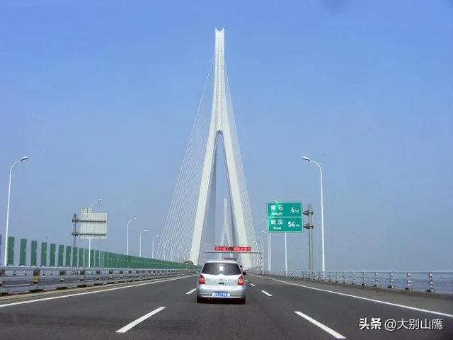 湖北同时开建8座长江大桥证明了什么