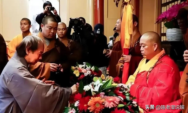 原来被释永信骗得最惨的人是他，捐出上亿身家	，只为安葬少林寺