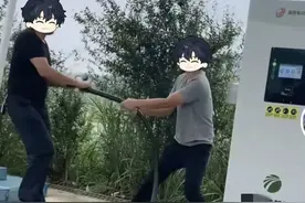 太离谱！众多车主吐槽苏南高速堵车，从天黑开到天亮，动都没动。图片