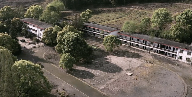 从3万人的“小香港”到十室九空！江西深山被废弃的煤矿小镇