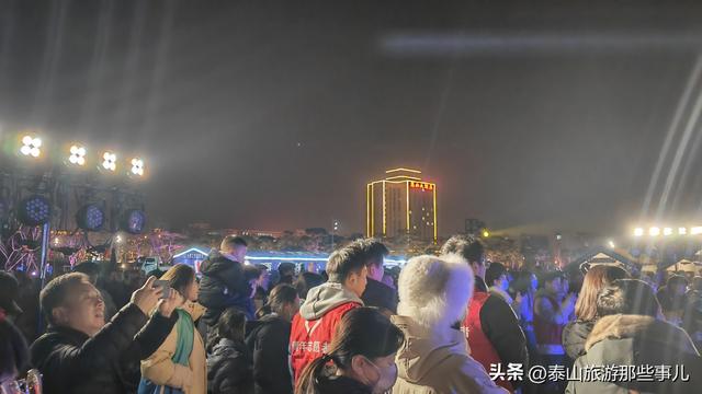 泰安：只知道这儿白天热闹，没想到晚上也很火爆，看来这样改对了