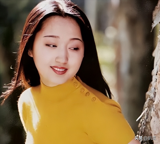 善恶终有报，54岁不婚不育的杨钰莹，原来早已经上了另一条道路