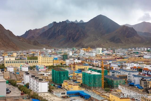 中国为何耗费35年时间，在离印度不足百公里的无人区建一座城市？