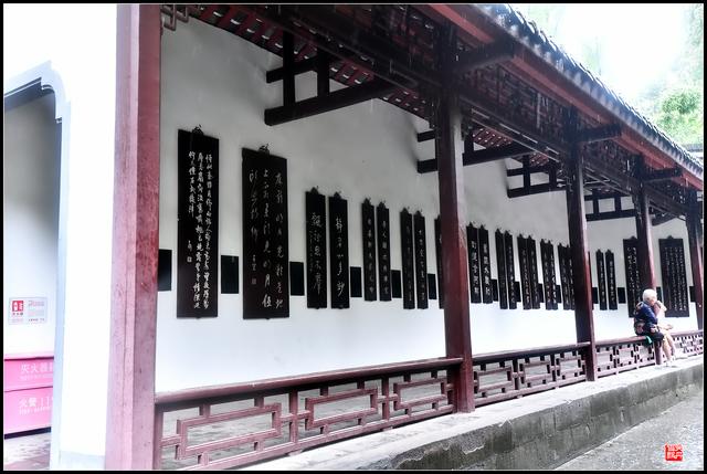 安得广厦千万间，大庇天下寒士俱欢颜