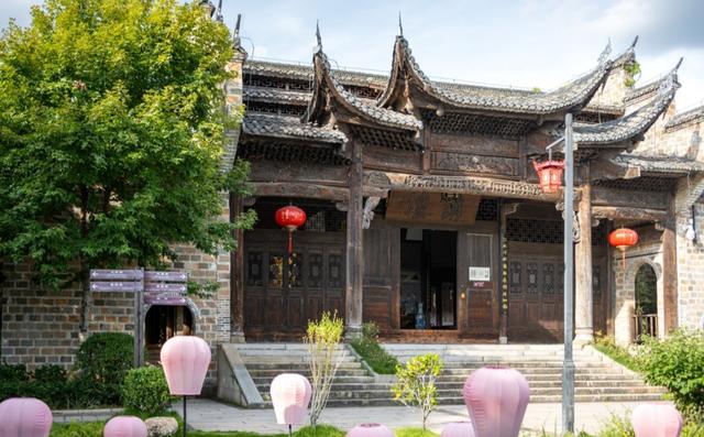 景德镇有一座县衙，历史悠久，保存完整，被誉为“江南第一衙”