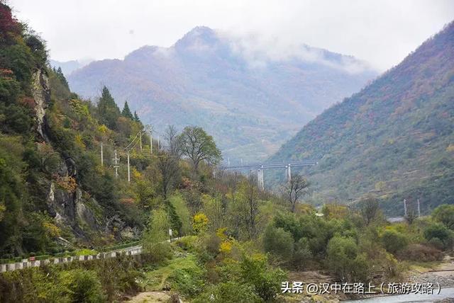 汉中出发沿嘉陵江跨省自驾,把秦巴深秋的美景装进车窗~图片