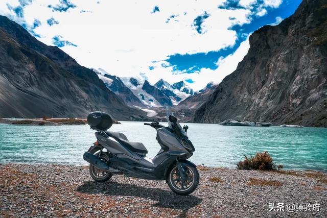 大小两群羊,3500公里的珠峰朝圣之旅