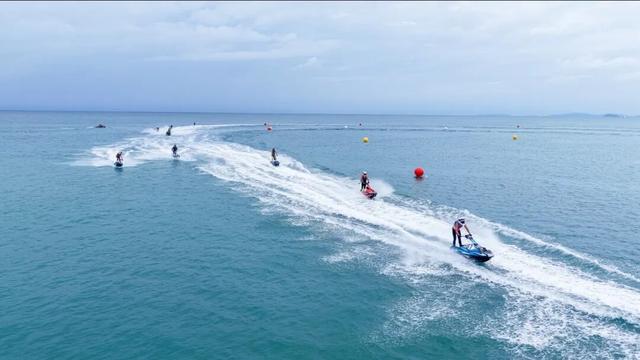 浪尖、海岸与咖啡香：解锁万宁的冬日浪漫