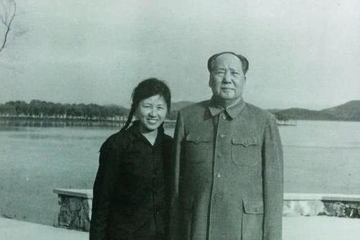 她曾任北京市委书记，上任3年后被撤职，晚年却享受干部级待遇