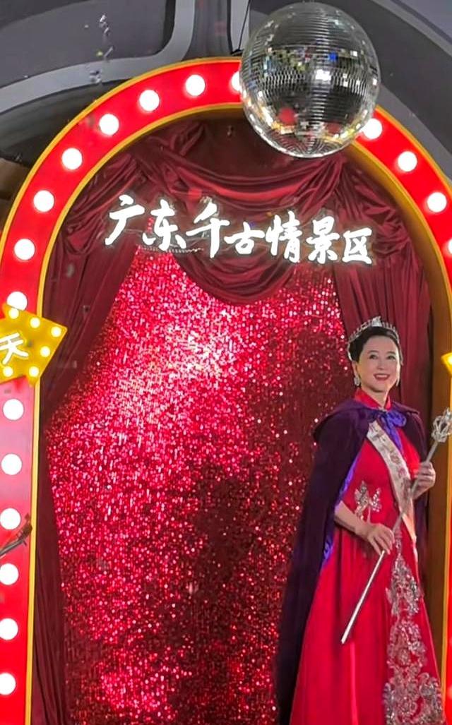 顶流、热搜很多！收入却降了