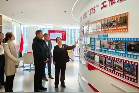 党建引领法治路 共话发展再启航——西宁市司法局党组书记、局长马祯青深入青海凡圣律师事务所讲课图片