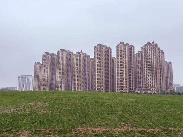 五象湖「最强景观」火了，公告成了废纸