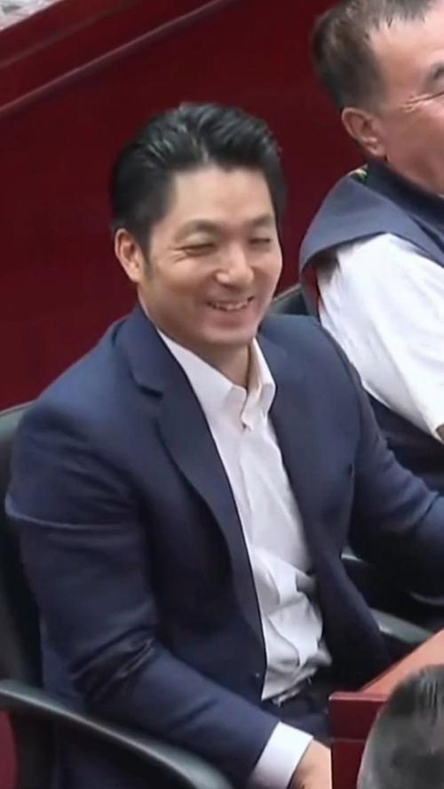 蒋万安再次亮明立场，坚持反对两岸统一，郑丽文也让中国人寒心了