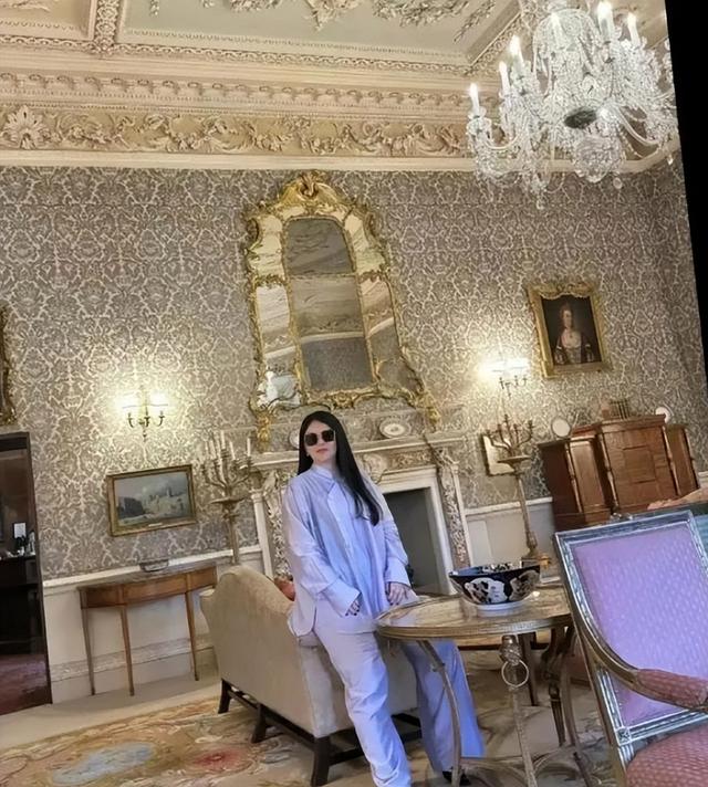 钱再多有啥用！50岁久居英国的李湘，终于为自己的行为付出了代价