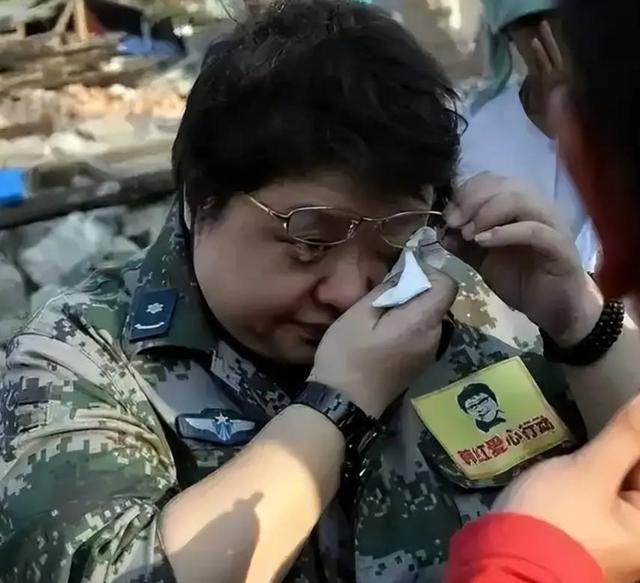 贪污上亿、假慈善？被实名举报的韩红，终于明白她终身不嫁的原因