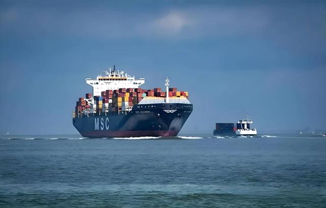 卡尼抵达北京，中方高规格接待，不到24小时	，特朗普对加拿大出手