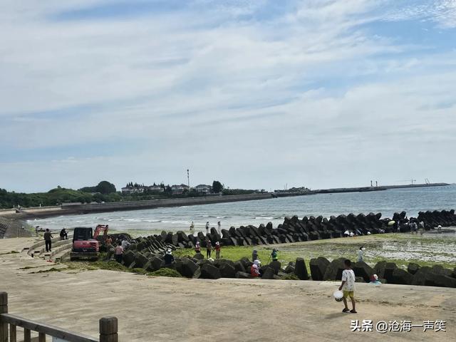 什么是人山人海，大海边日照黄金海岸，生意火爆程度可窥一般
