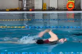 自由泳进阶教程，完成一小时3000米自由泳是入门，否则要提高技术图片