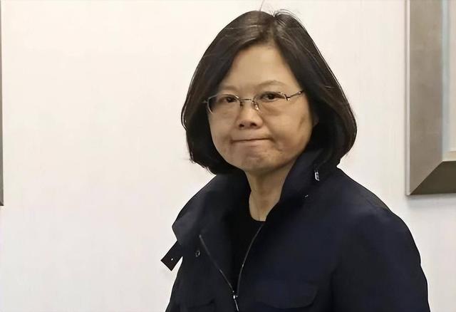 特朗普登机访华前，大批美国坦克将运往台岛，解放军亮“杀手锏”