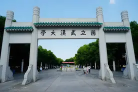 武汉大学临床医学本博八年制延毕率70%，普通博士仅40%，太难了图片