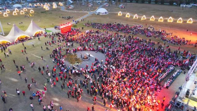 4000人大型旅游团队共赴石岛秋日之约