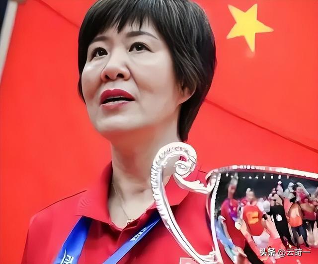 从“铁榔头”到“整容狂魔”，64岁郎平成了这样，差点认不出来了