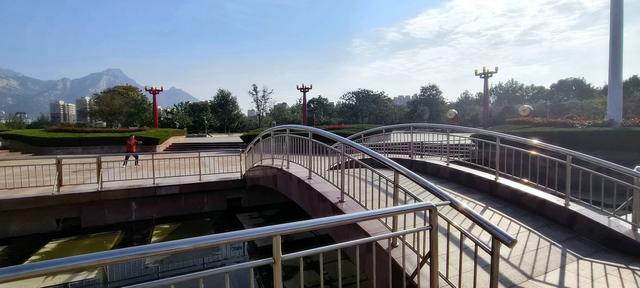 漫步泰安天平湖植物园