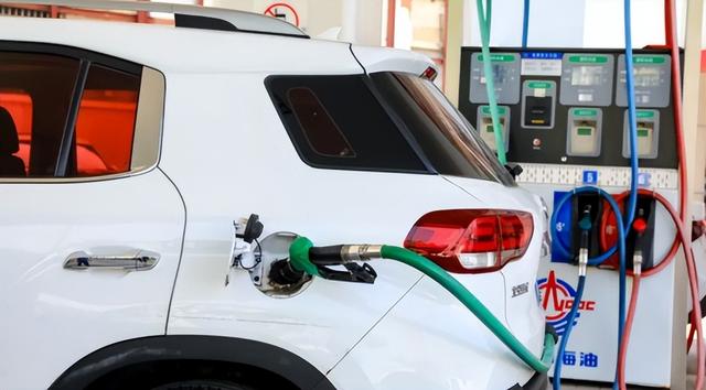 注意，年内最后一次油价下调！开不开车都受影响