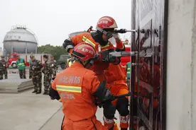 军改后，消防员脱下武警警服，由军转政，为何非要脱离武警序列？图片