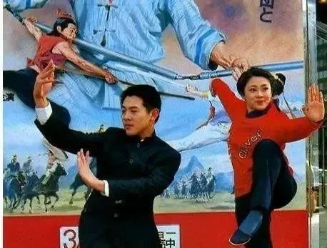 黄秋燕近况曝光！二婚后幸福，俩女儿回北京工作，对李连杰已释然