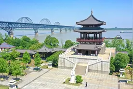 解放思想 大抓落实 优化服务 打造长江国际黄金旅游带上的璀璨明珠——访市文广旅局党委书记、局长王建新图片