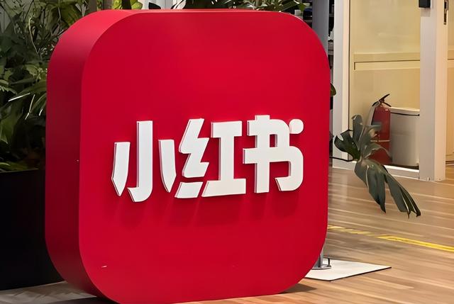 钉钉十周年搞大事！AI办公众测出成果，小白也能上手