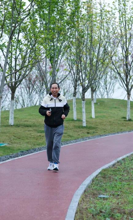 周末晒太阳！这几地有湖水+草坪+1h可达