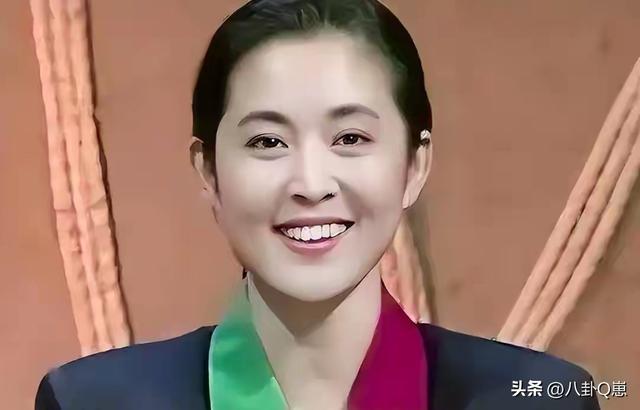 《生万物》庆功宴，江湖地位 人情世故、在杨幂身上体现得淋漓尽致