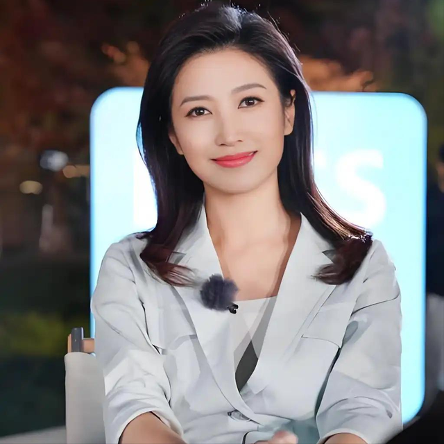 春妮没想到，丈夫刚强出席阅兵解说没多久，6岁儿子又给自己争光