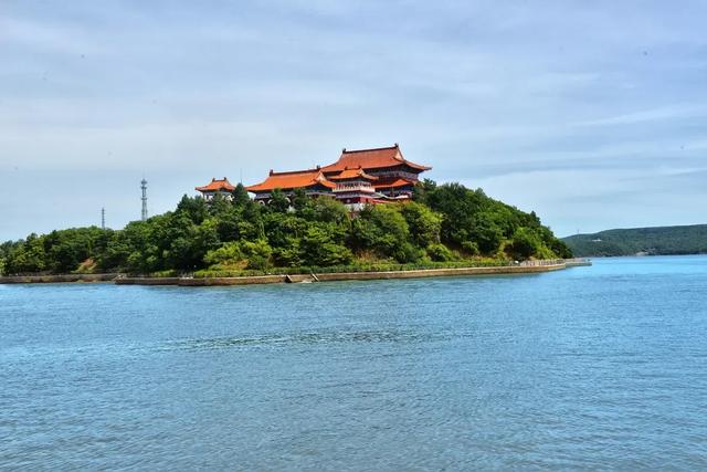 镜泊湖风景区：镶嵌在北国的明珠