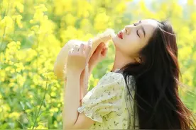 现代诗：春风知我意，吹梦到花田图片