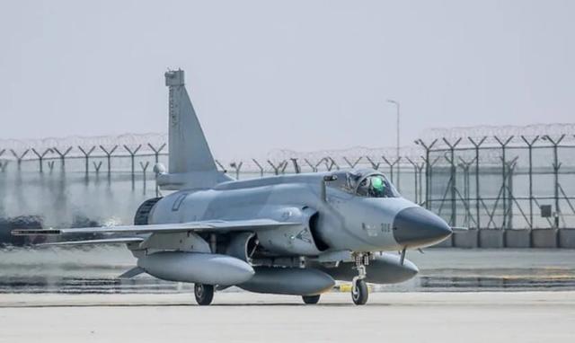 超过40亿美元，巴基斯坦签下军售大单，“枭龙”即将飞抵北非