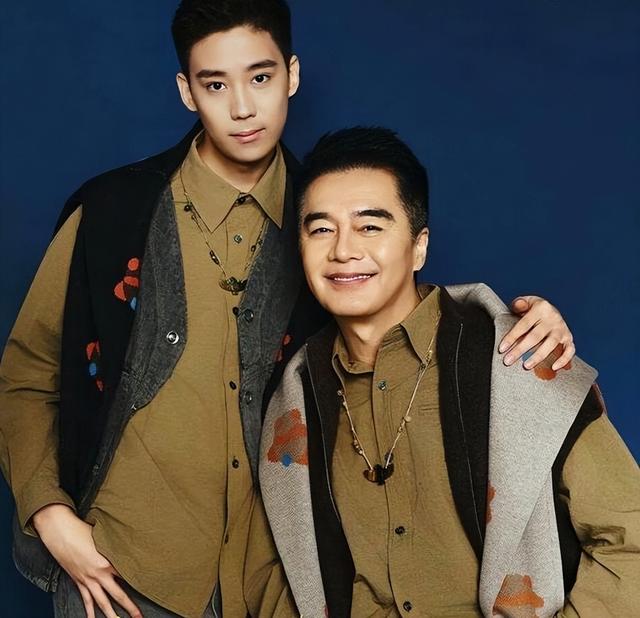 何晴临终状态曝光！昏迷几天后用尽全力拉住儿子的手，母爱太催泪