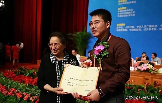 国家出手抓的3位首富，罪行太恶劣	，坑惨老百姓，个个不配被原谅